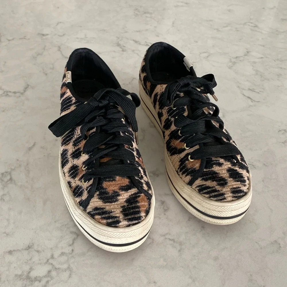 Women’s Kate Spade Keds Leopard corduroy print size 7